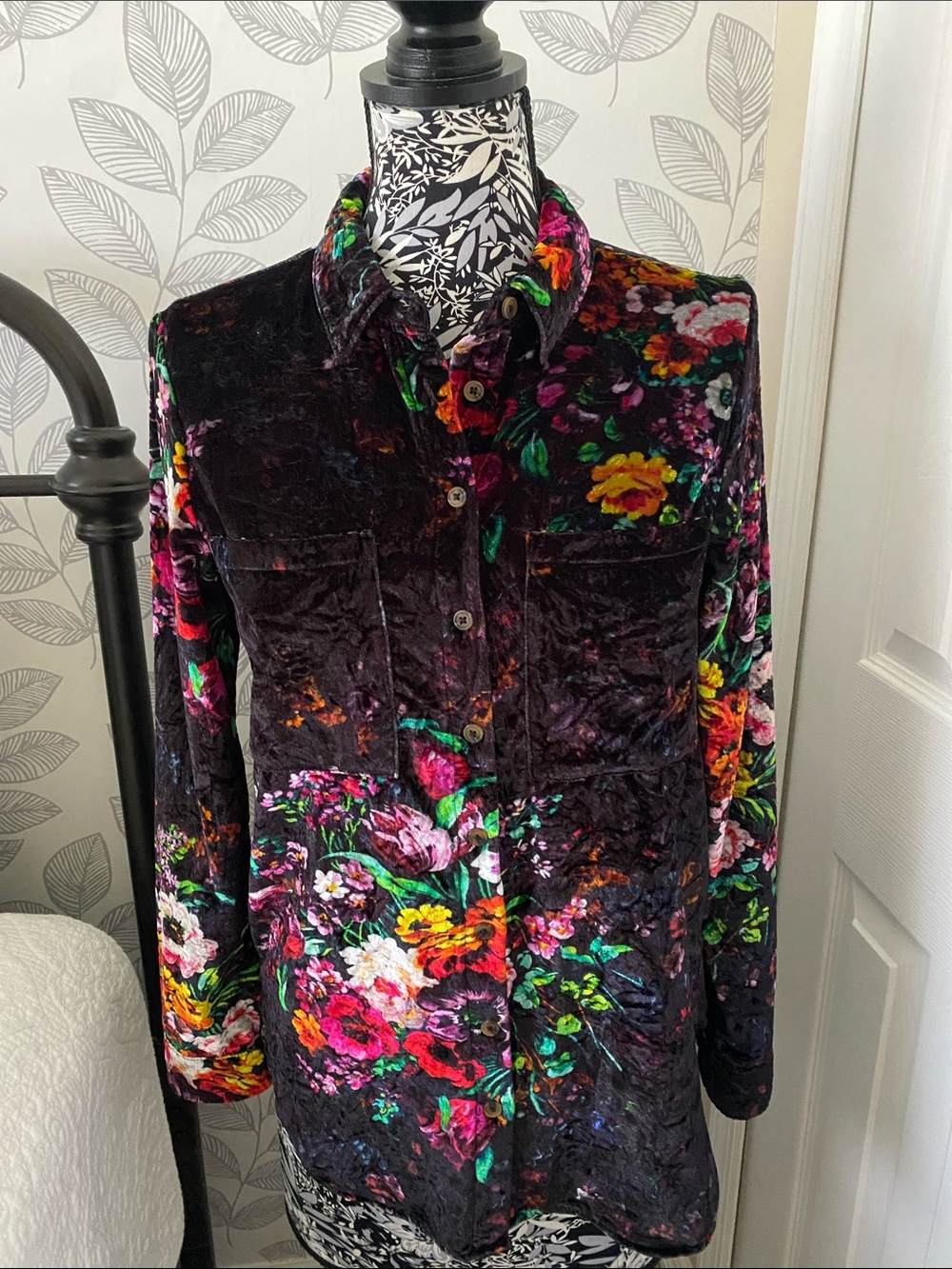 Pilcro by Anthropologie “The Hadley” relaxed button down shirt size XS - Picture 4 of 12